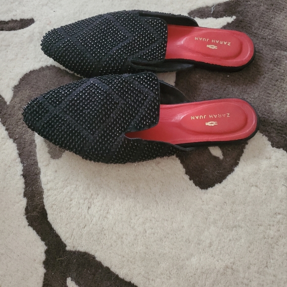 Zara Juan handcrafted beaded mules in black. Size 8 - Picture 3 of 4